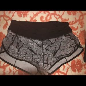 LuluLemon speed up shorts 2 1/2 inches